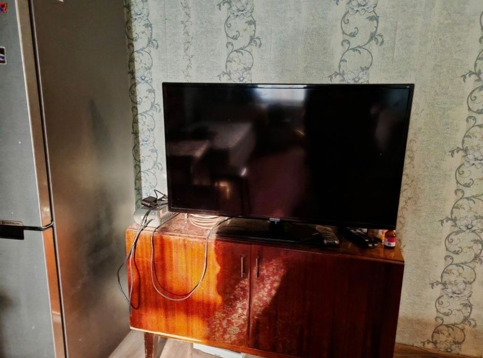 Телевизор Samsung 40", 3D, UE40EH6037K