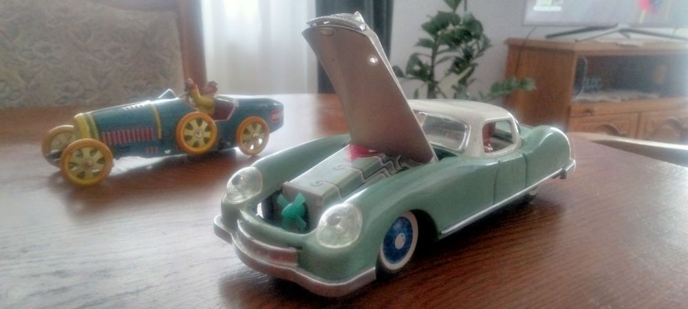 2 mașinuțe tabla originale anii 75