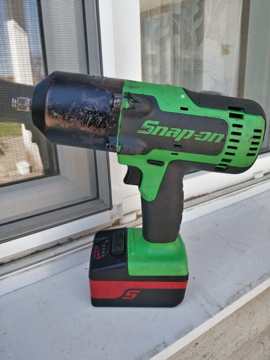 Гайковерт snap on