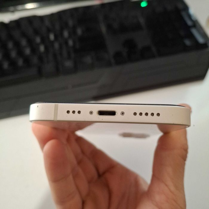 Продавам APPLE Iphone 13 128 GB 100% BH