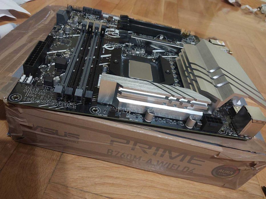 i7 13700 + Asus Prime B760M-A Wi-Fi D4 + ARCTIC Freezer III 240 A-RGB