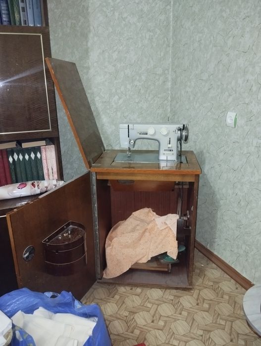 Швейная машина б/у