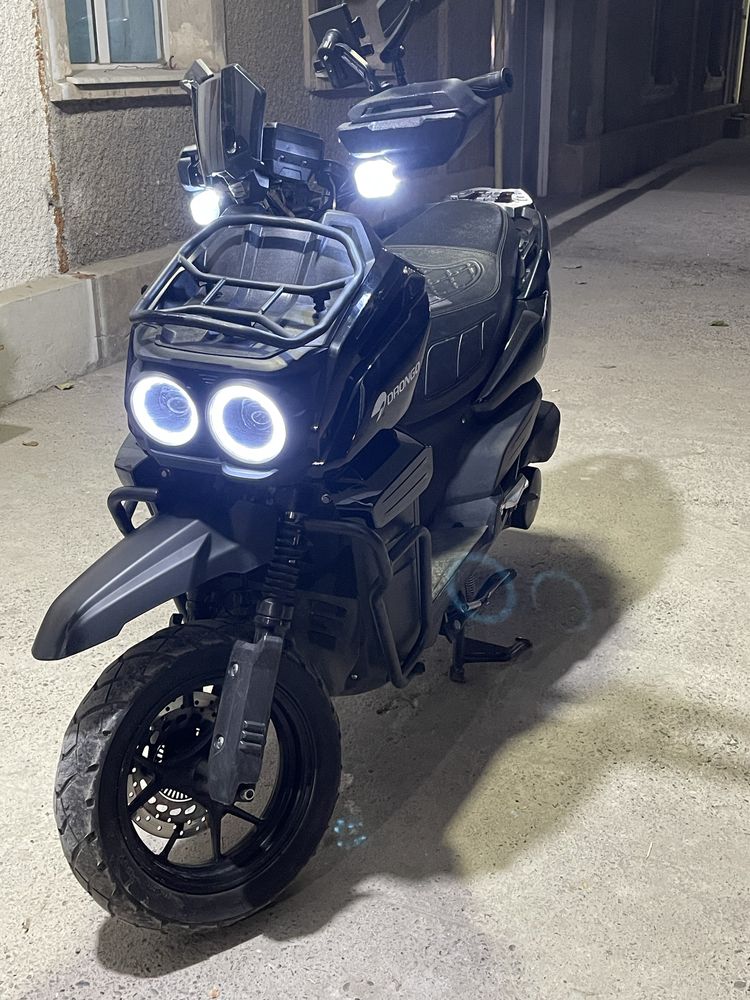Scuter Tank sotiladi srochno yaxshi minilgan