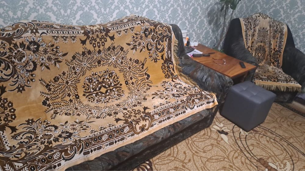 Продам диван и 2 кресла