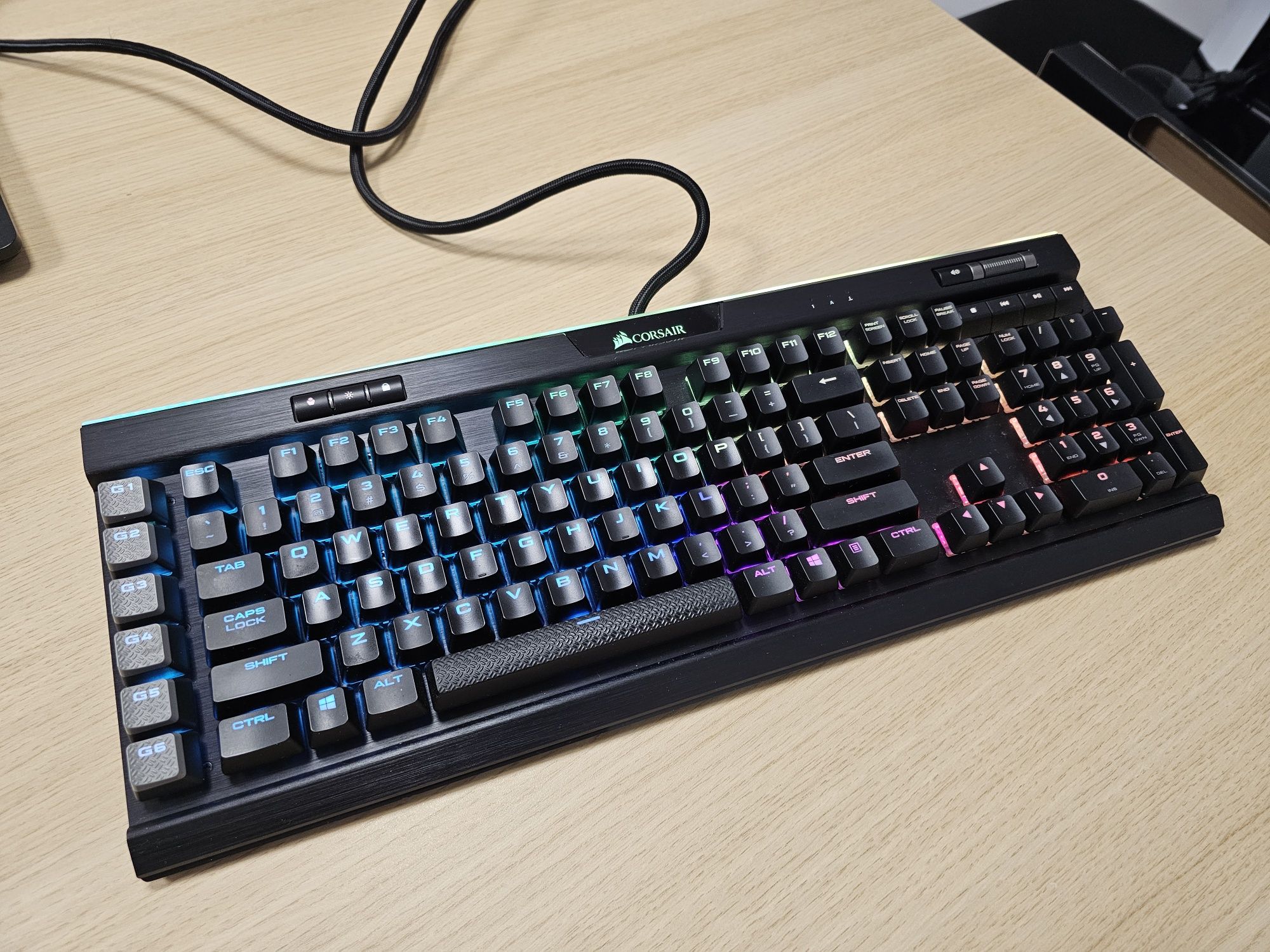 Tastatura gaming Corsiar k95 RGB Platinum