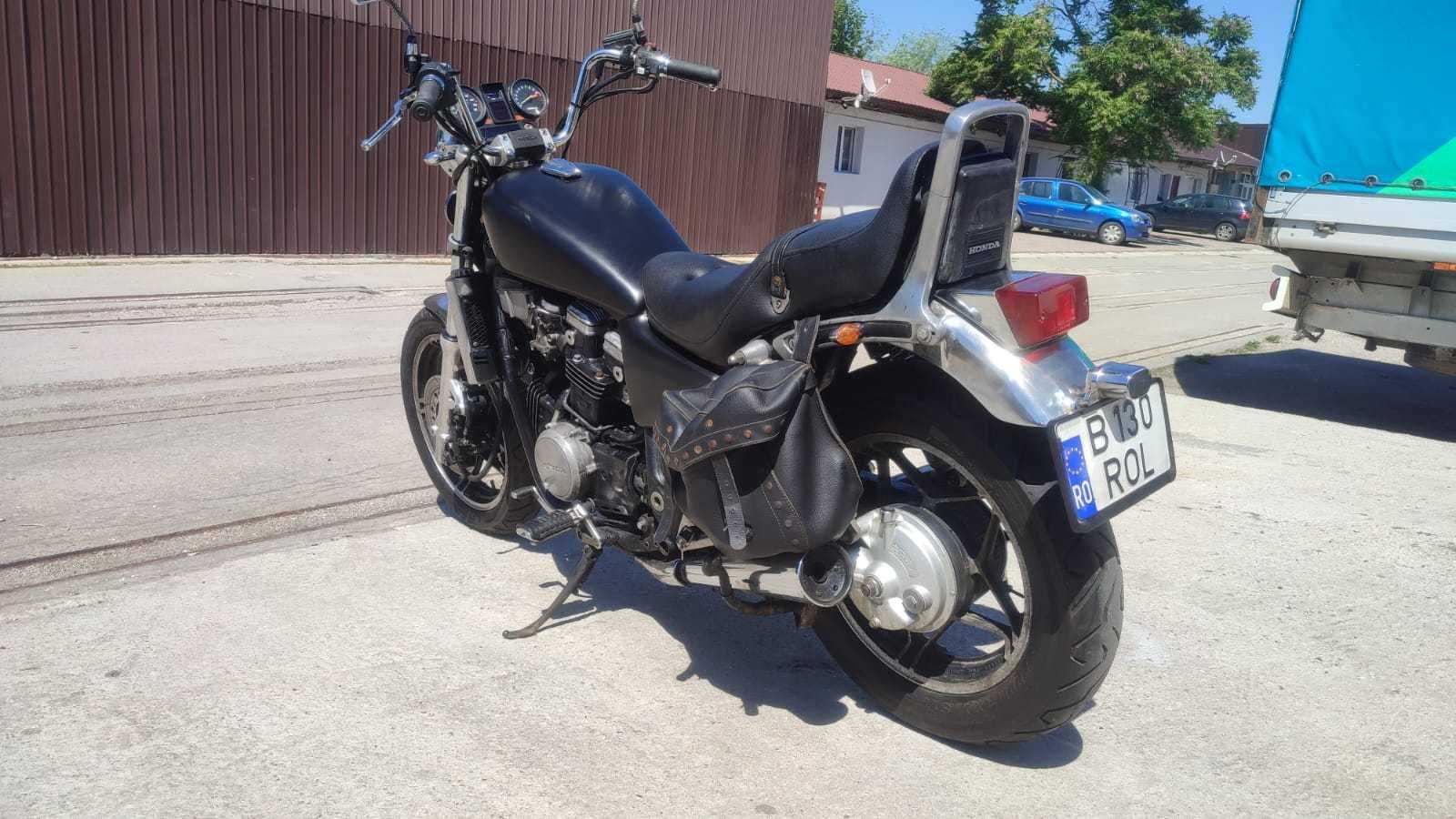 Honda Magna VF750 V4
