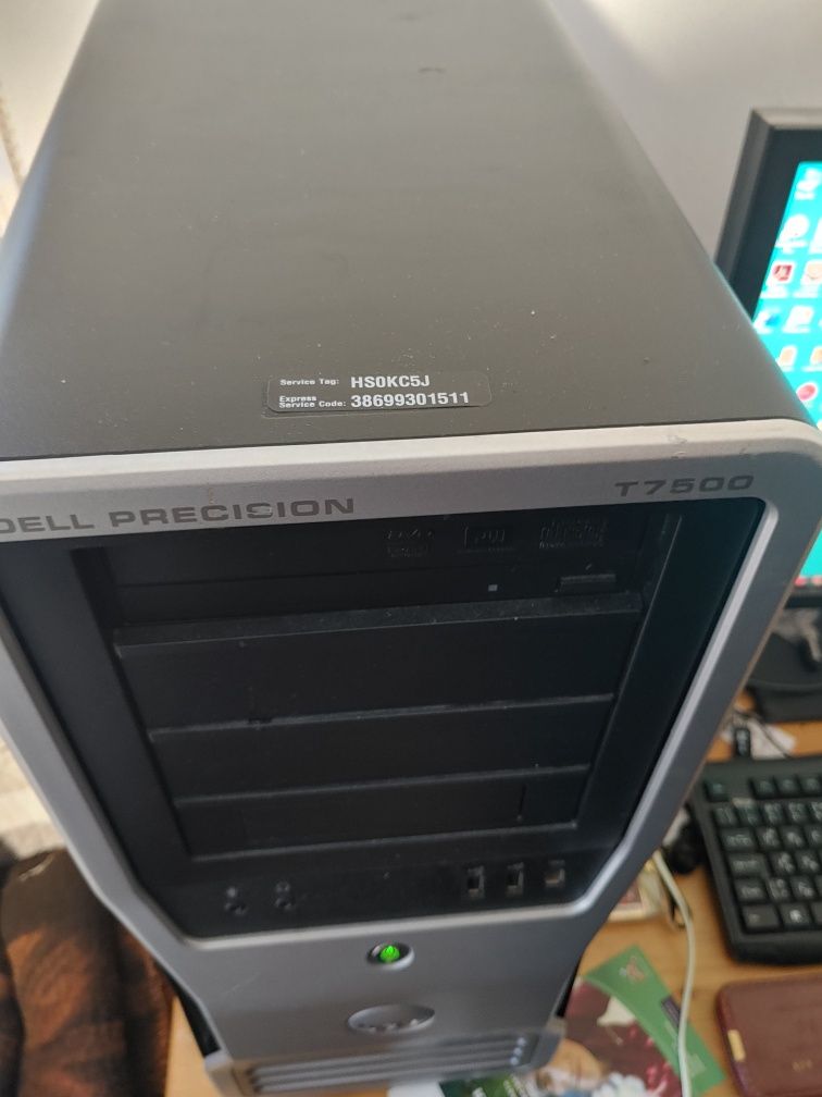 Dell Precision T7500 Работна станция