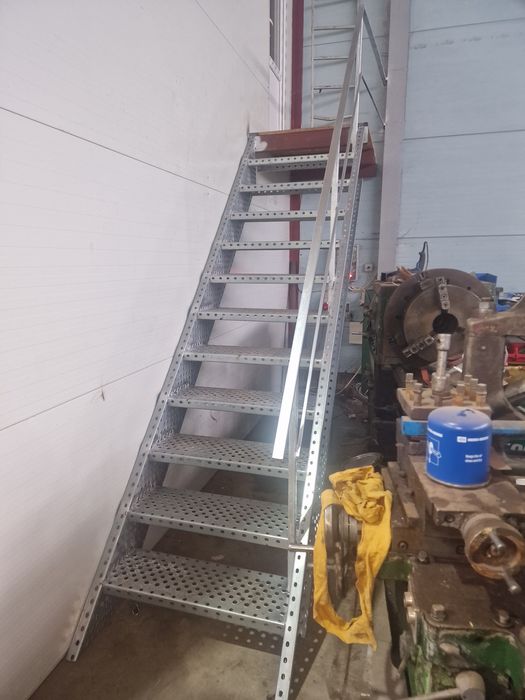 Scari metalice galvanizate