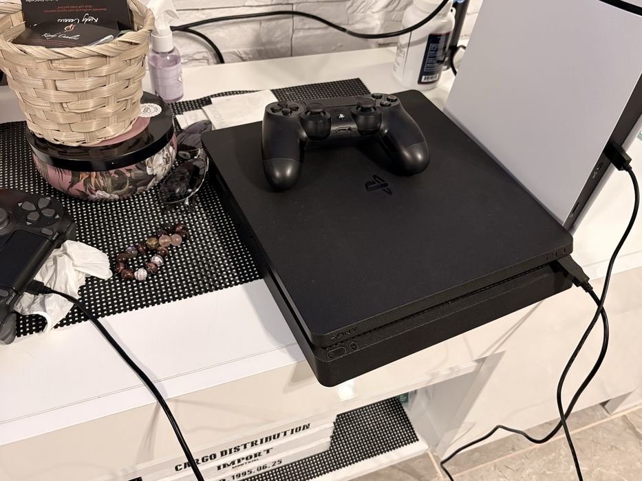 Продава плейстейшън 4