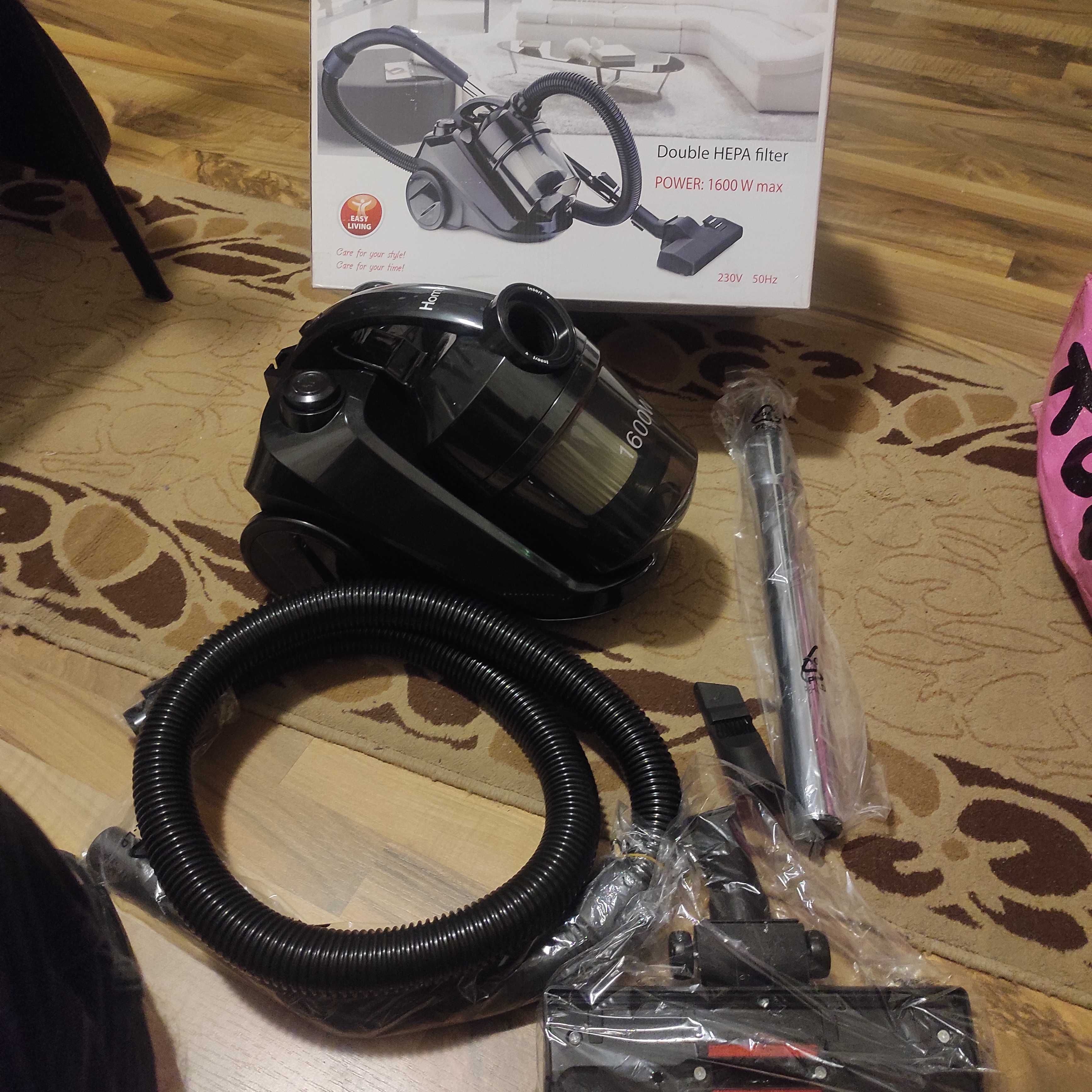 Нова циклонна прахосмукачка 1600w Homa HVC-1820