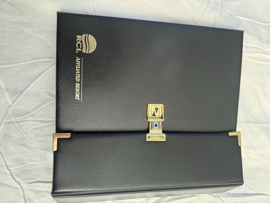 Папка 2000 тг универсальная