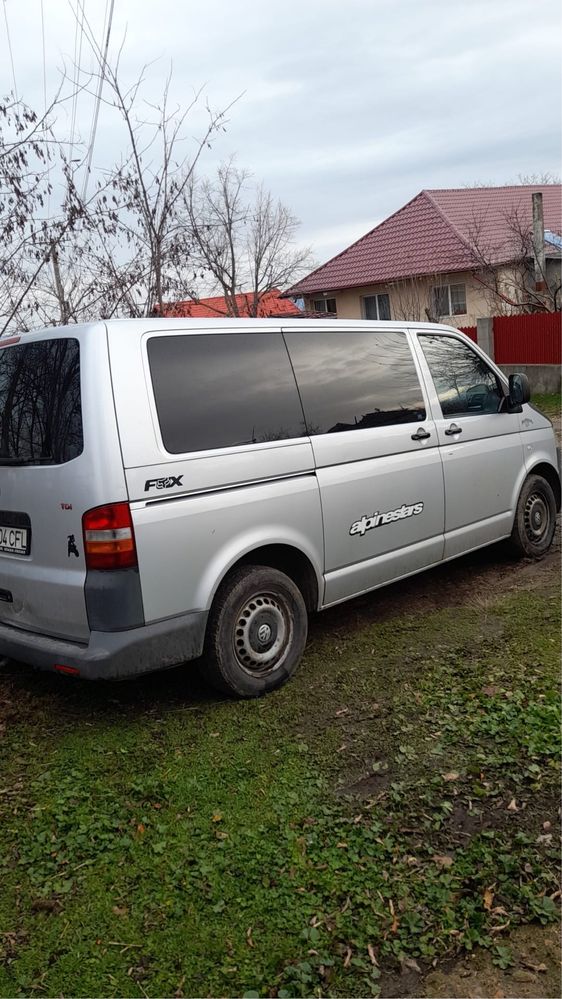 Transporter T5 6+1 locuri