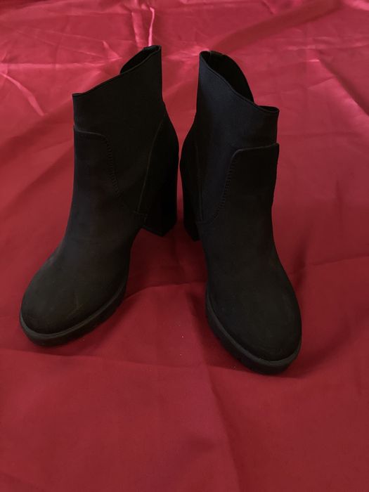 Cizme cu toc Rezerved nr 39