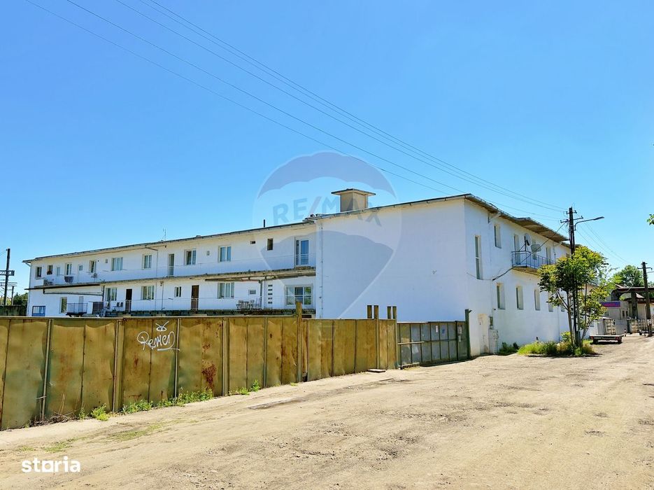 Clădire cu destinații multiple de vânzare în Arad