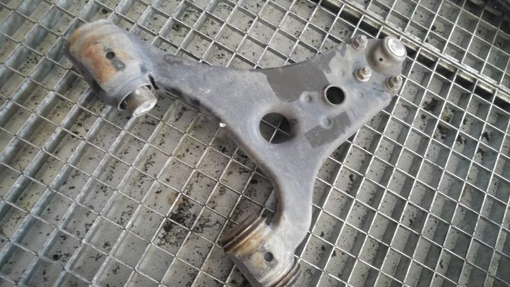 Brat bascula stanga 2.0 cdi mercedes a-class w169