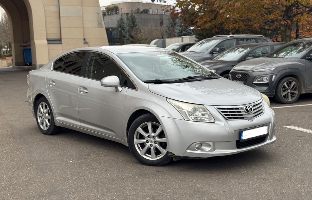 Toyota AVENSIS T27