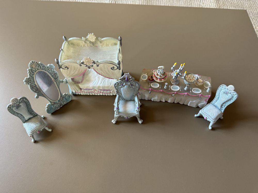 Castel/casa din lemn “Snow queen palace” Mothercare + figurine