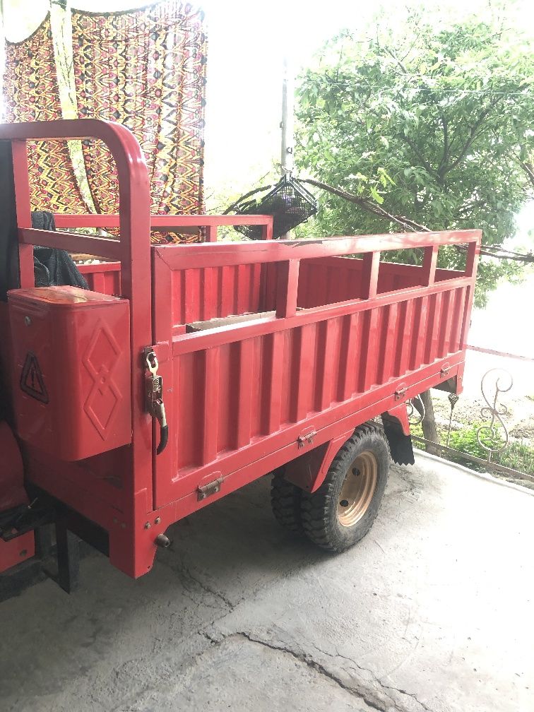 LOCHIN Mototsikl
