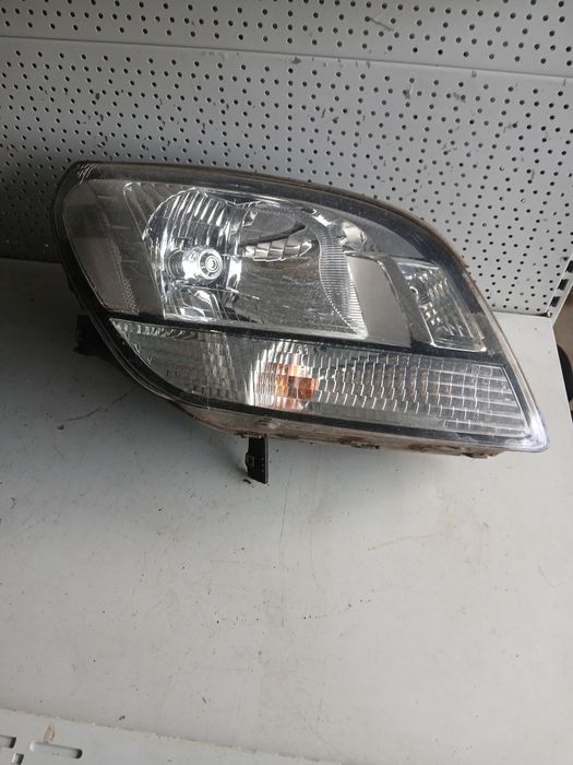 Десен фар Chevrolet Orlando
