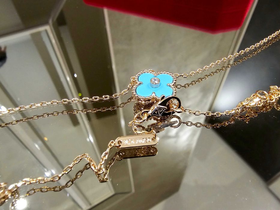 Van Cleef & Arpels VCA Rose Turquoise Diamond Alhambra Дамско Колие