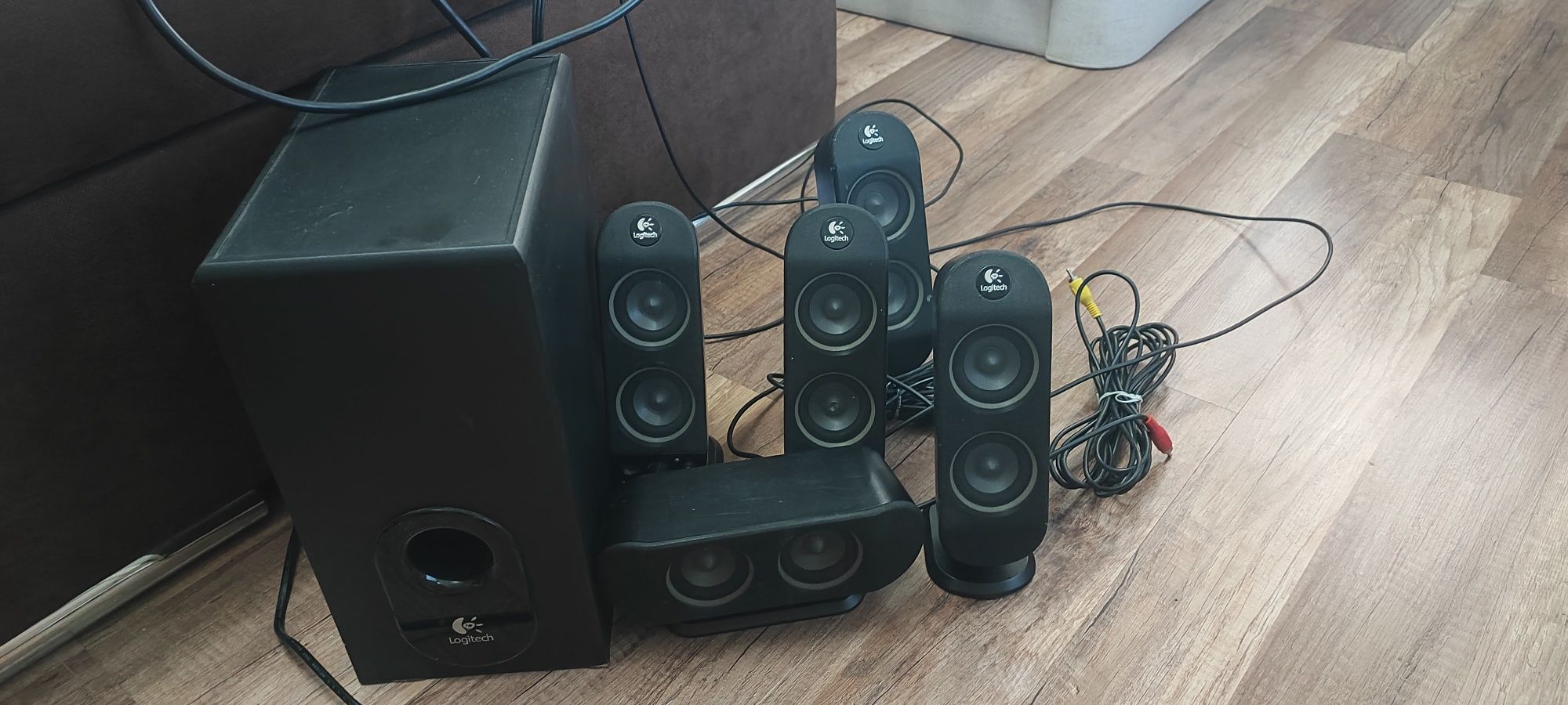 Продавам колконки 5.1 Logitech X-530