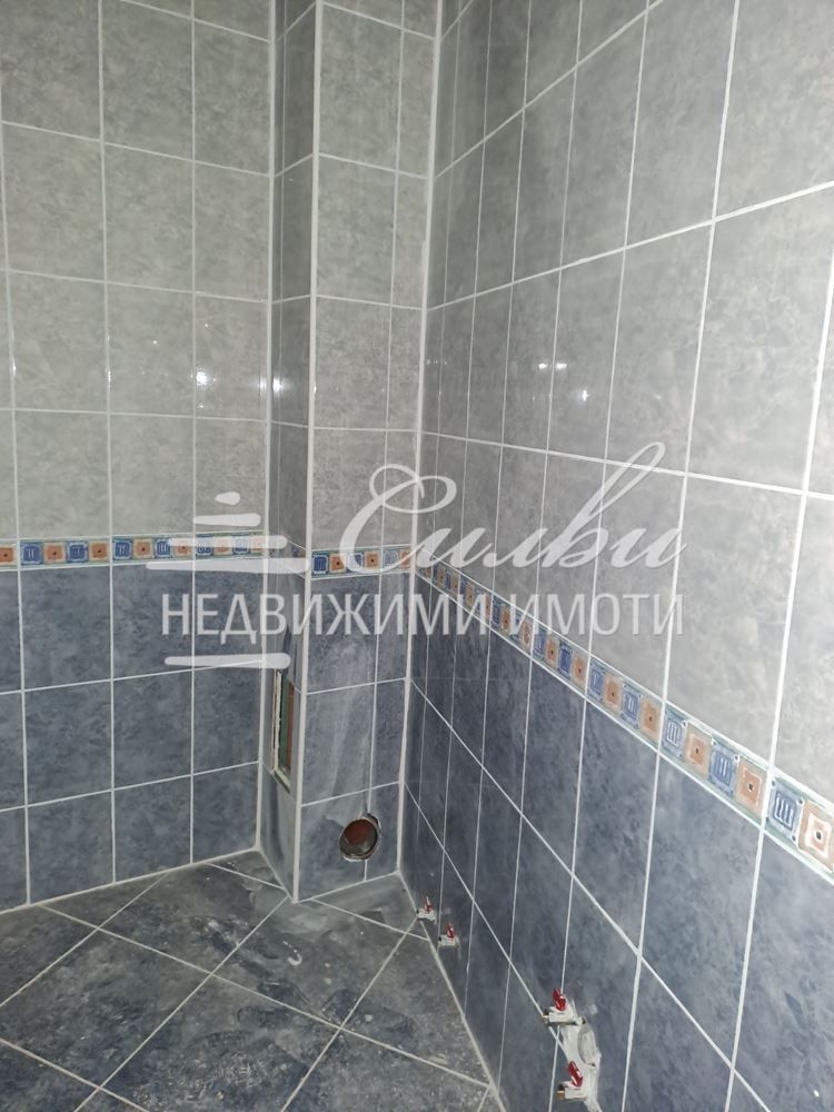 Продава се Тристаен апартамент в Шумен, Боян Българанов 2 - 85 кв.м за 990 €/кв.м - Снимка #7
