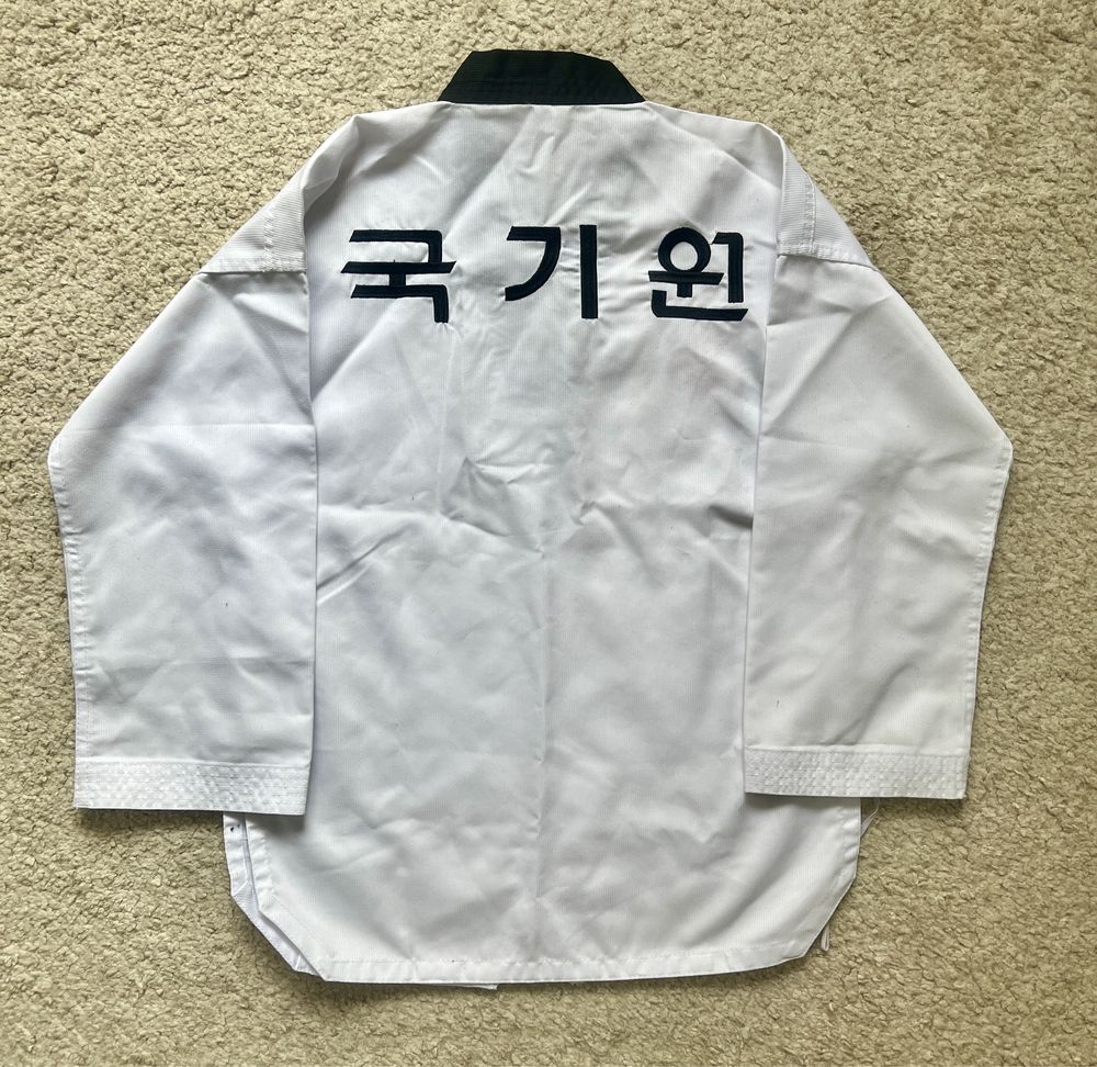 Costum pentru Karate