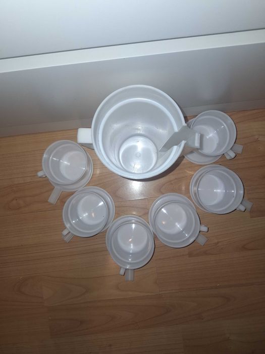 Set cani si farfurii de voiaj