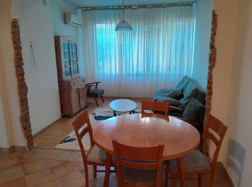 Дава се под наем Тристаен апартамент в София, Оборище - 76 кв.м за 714 € - Снимка #1