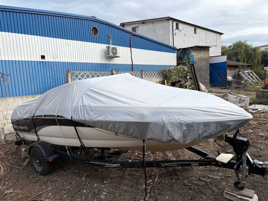 Barcă Bryant 190DC Mercruiser 4.3 MPI de 210 CP