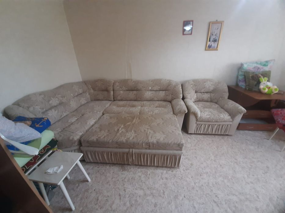 Угловой диван, Россия