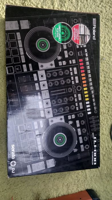 Roland DJ-808 Professional 4 Channel Mixer DJ Controller Serato Rekord