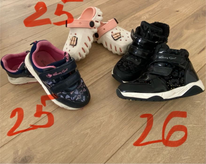 Обувь для девочки в отличном сосотянии!!!