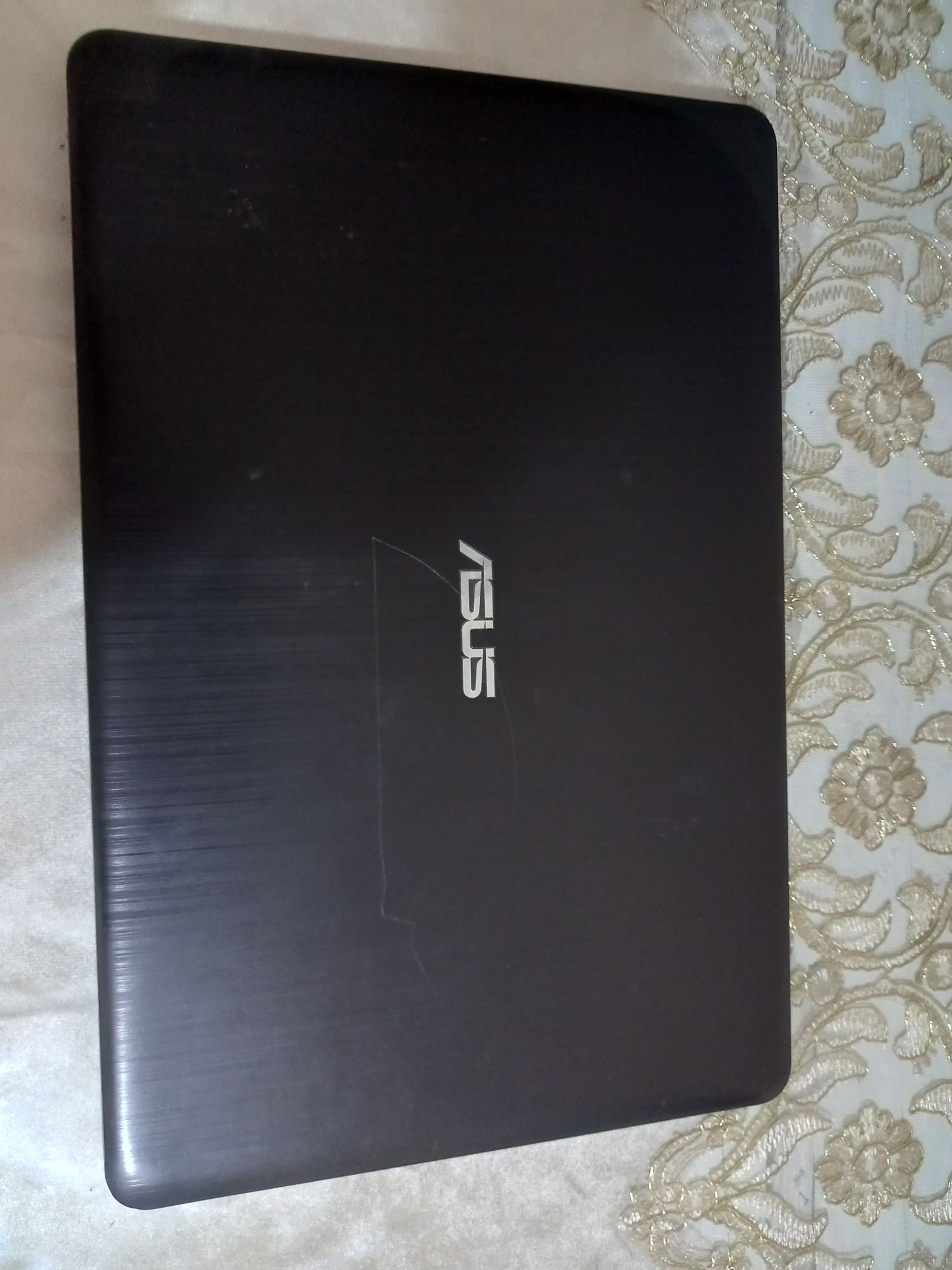 Продам Ноутбук ASUS  в хорошем состоянии