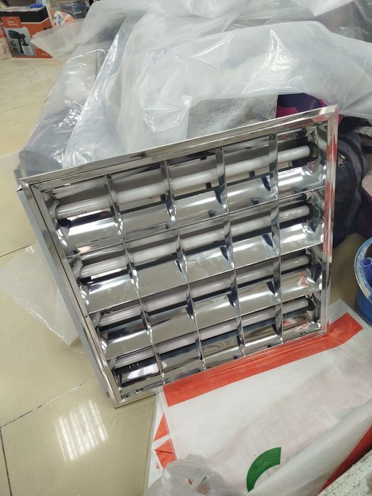 Продам потолочные лампы 27 шт