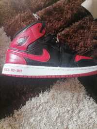 Jordan 1 mid bred mărime 36-37