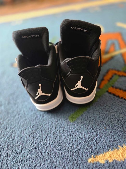 Jordan 4 white thunder