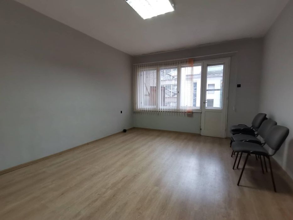 Продава се Тристаен апартамент в Бургас, Център - 84 кв.м за 2262 €/кв.м - Снимка #4