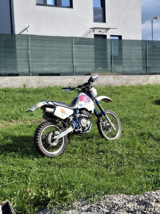 Vând Suzuki DR 350 S