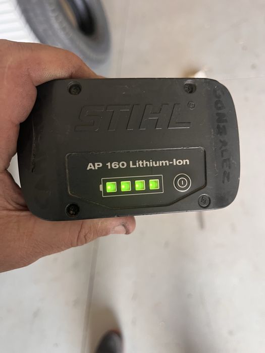 Baterie si incarcator sthil