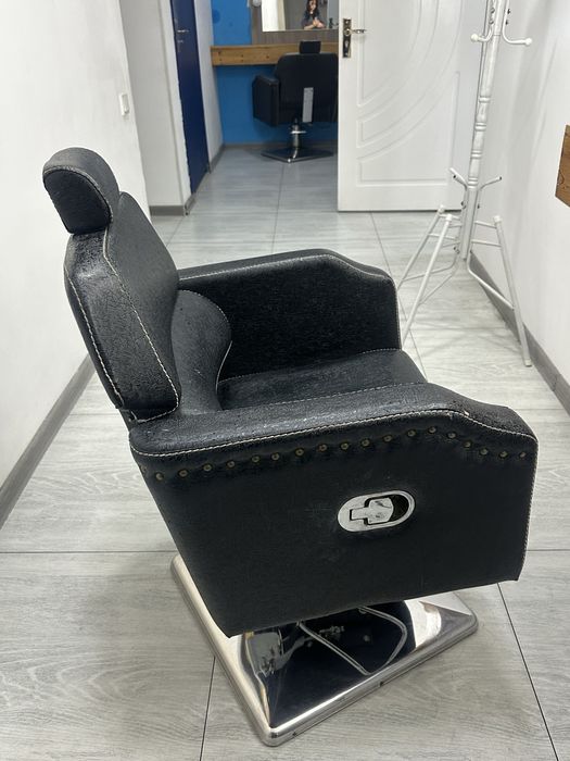 Продаются БУ кресла для парикмахеров