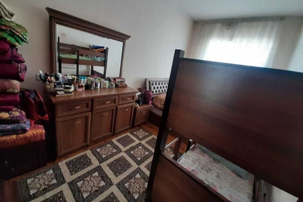 2 Комнат Мирабад срочно продаётся квартира