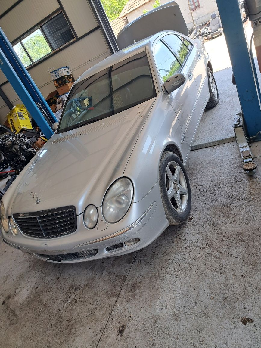 Dezmembrez mercedes e220,w211,motor,injectoare,turbina,pompa abs,sbc