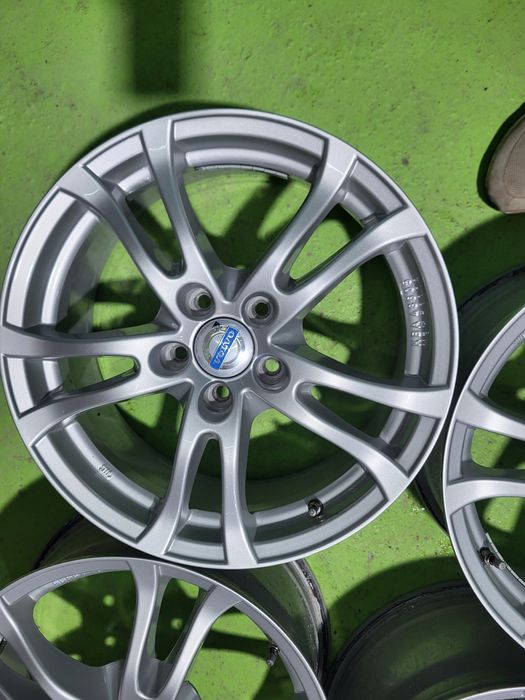 17 5x108 Volvo лети джанти 5х108