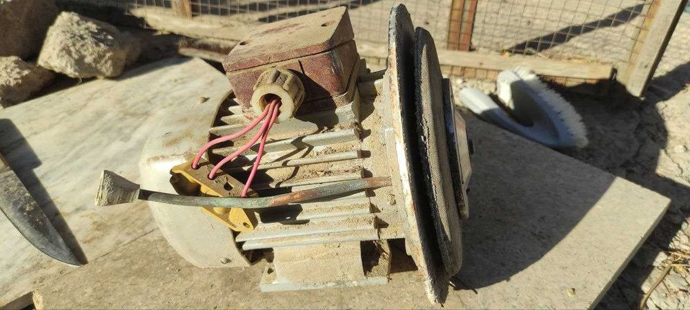 Электродвигатель асинхронный 3фазный 220-380