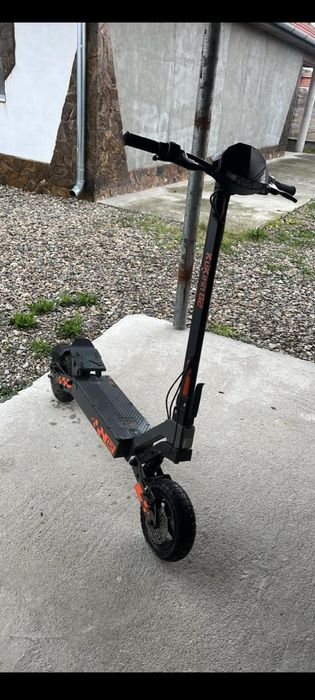 Trotineta Gughirin g2