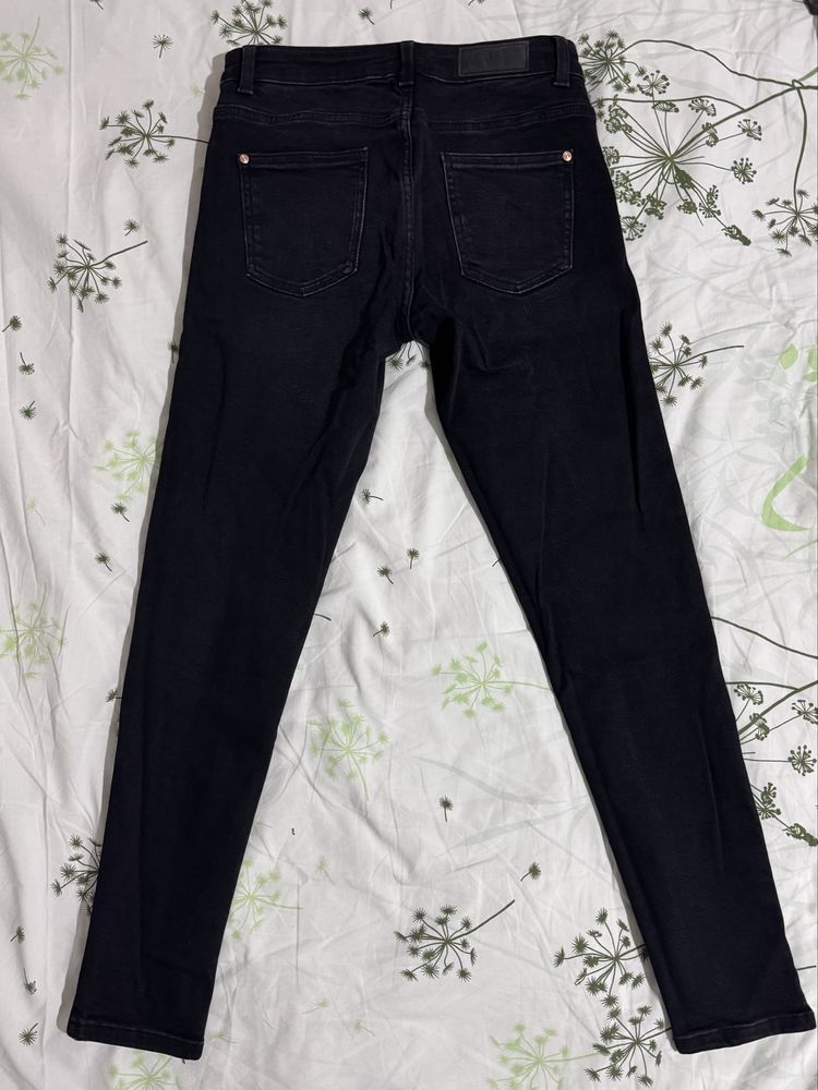 Дълги дънки на Zara