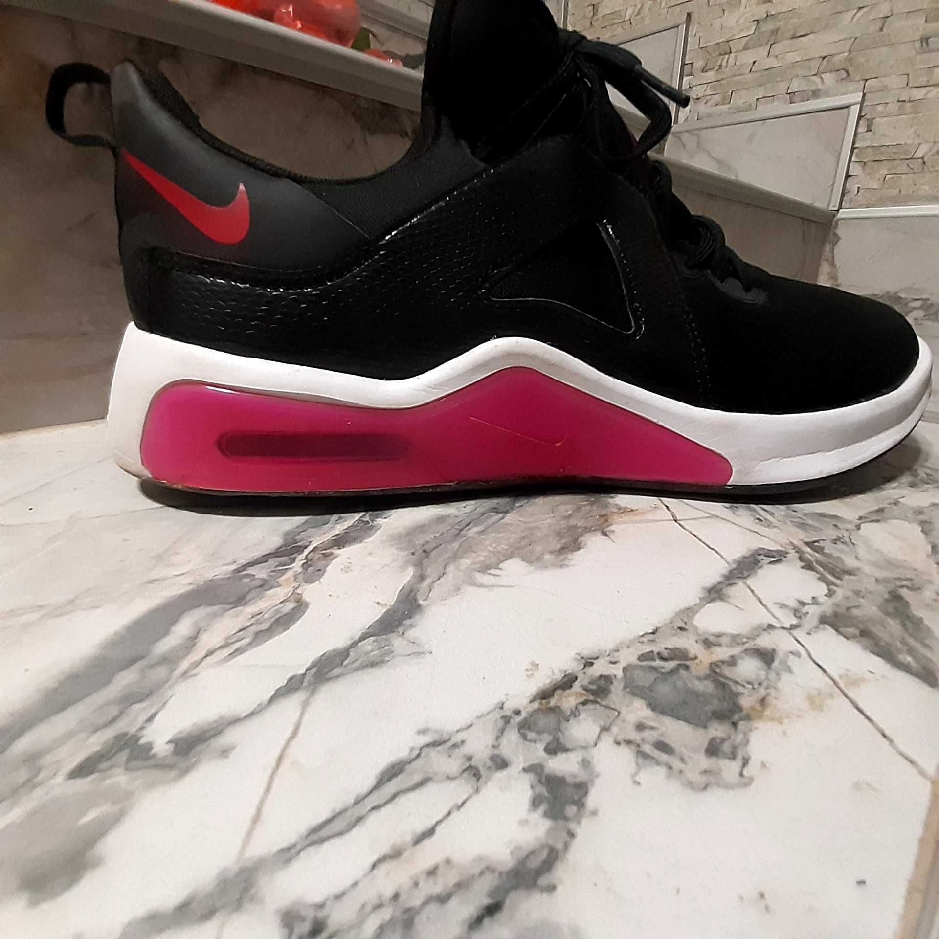 Дамски маратонки NIKE AIR