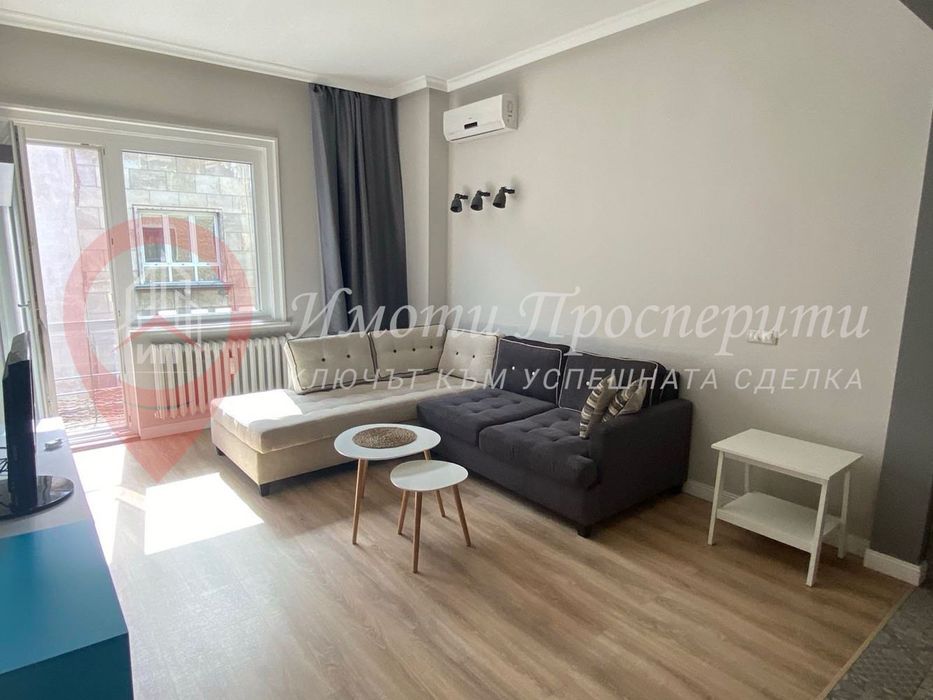 Дава се под наем Двустаен апартамент в София, Център - 68 кв.м за 990 € - Снимка #1