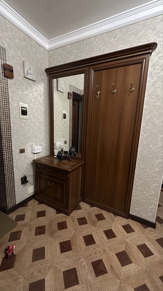 Продам мебель шкаф для прихожей в хорошем состоянии
